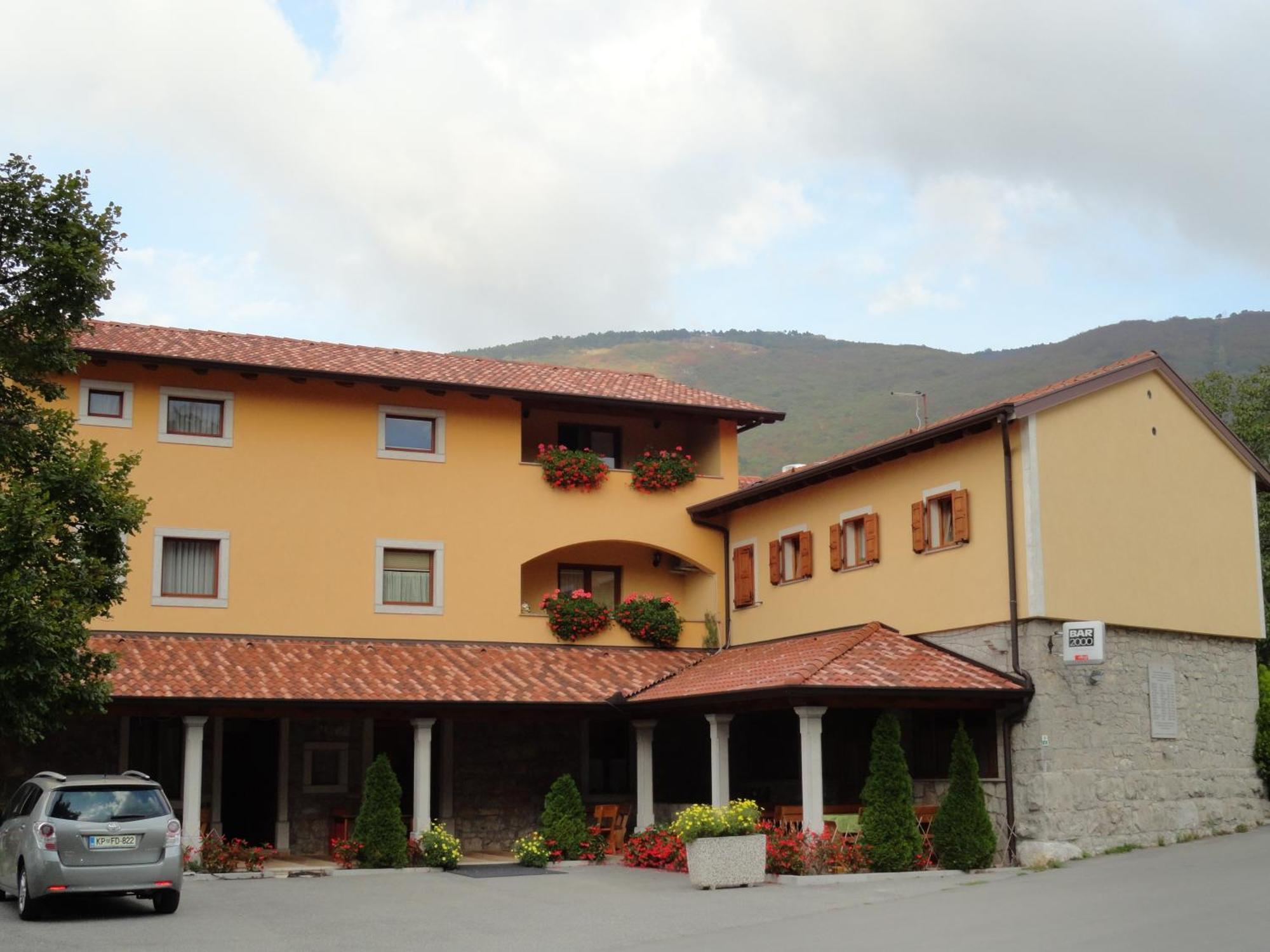 Guest House Pod Slavnikom Podgorje  Luaran gambar